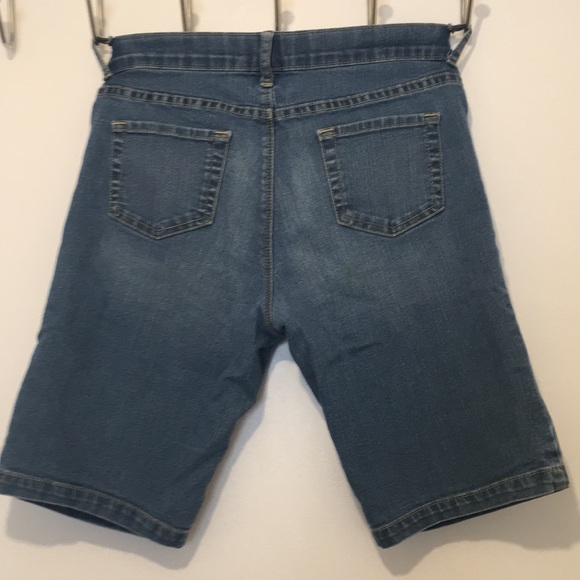 Children’s place Jean shorts super stretchy! - Picture 3 of 4